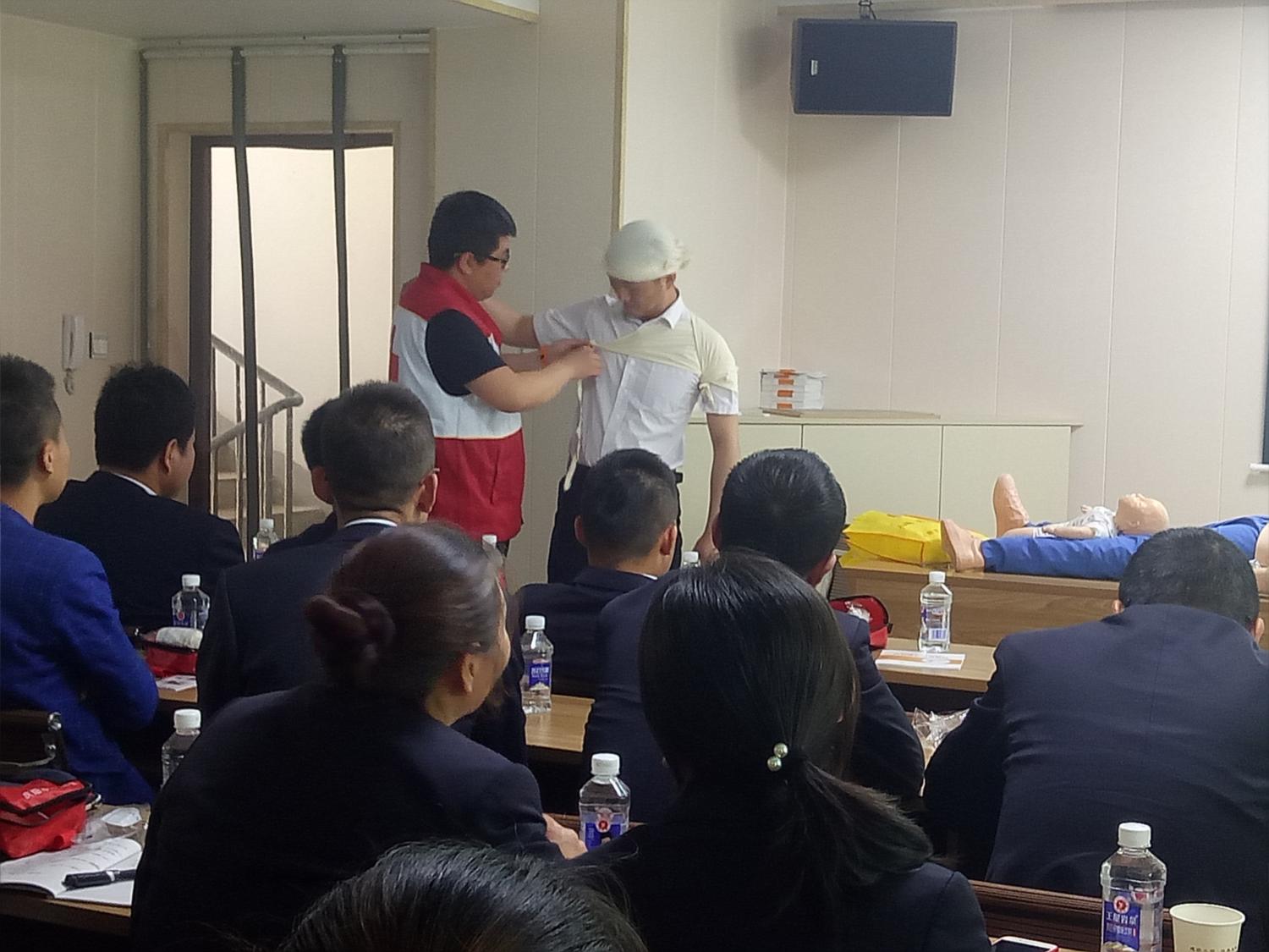 紅十字會應(yīng)急救護培訓(xùn)進企業(yè)，聚力提升員工自救互救能力