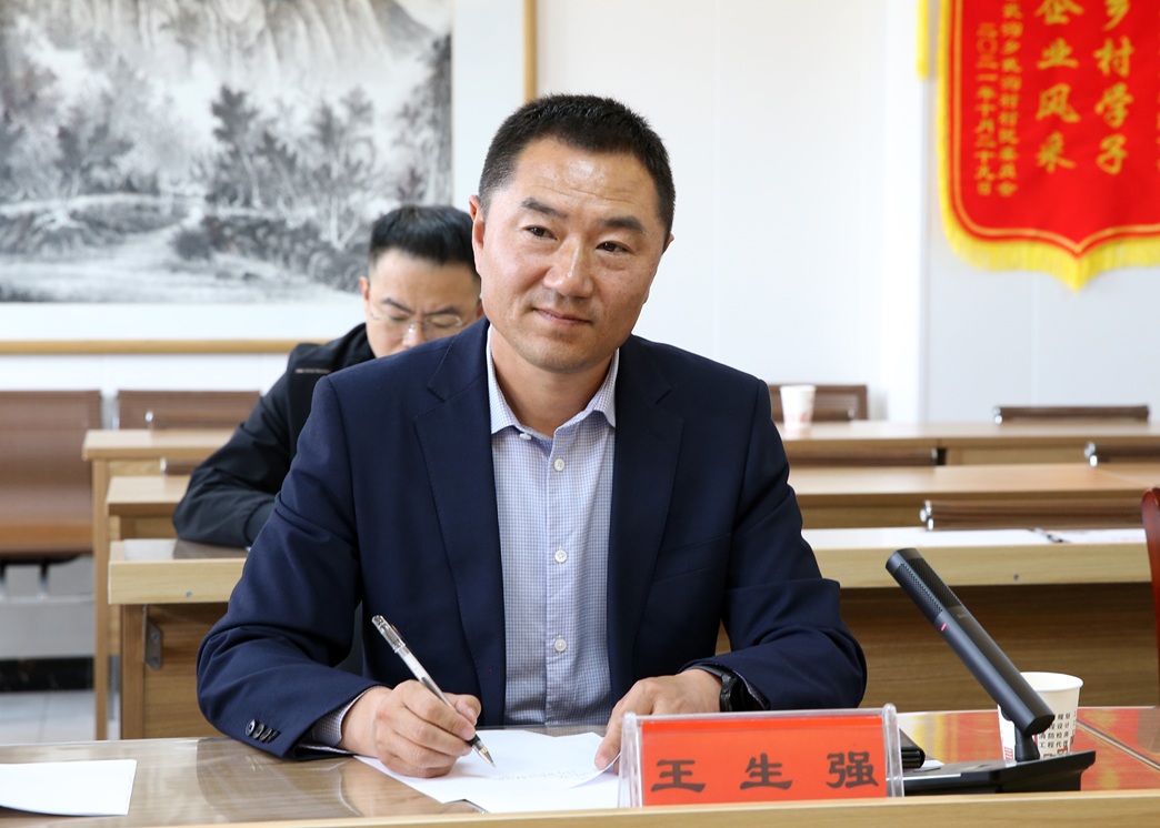九三學(xué)社甘肅省委會(huì)專(zhuān)家調(diào)研慶陽(yáng)工作站  共商產(chǎn)學(xué)研融合發(fā)展新路徑